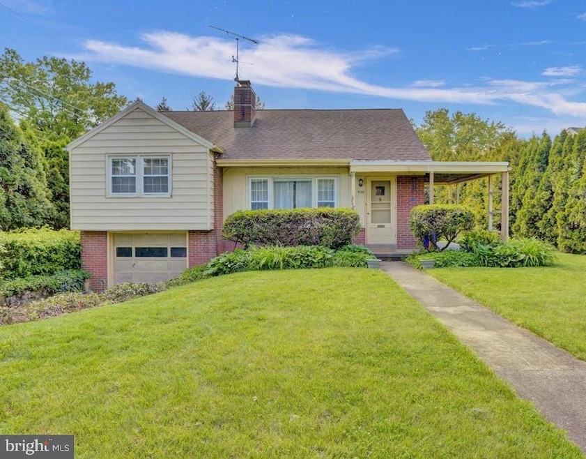 1012 Barberry Rd, Reading, PA 19611 - photo 1