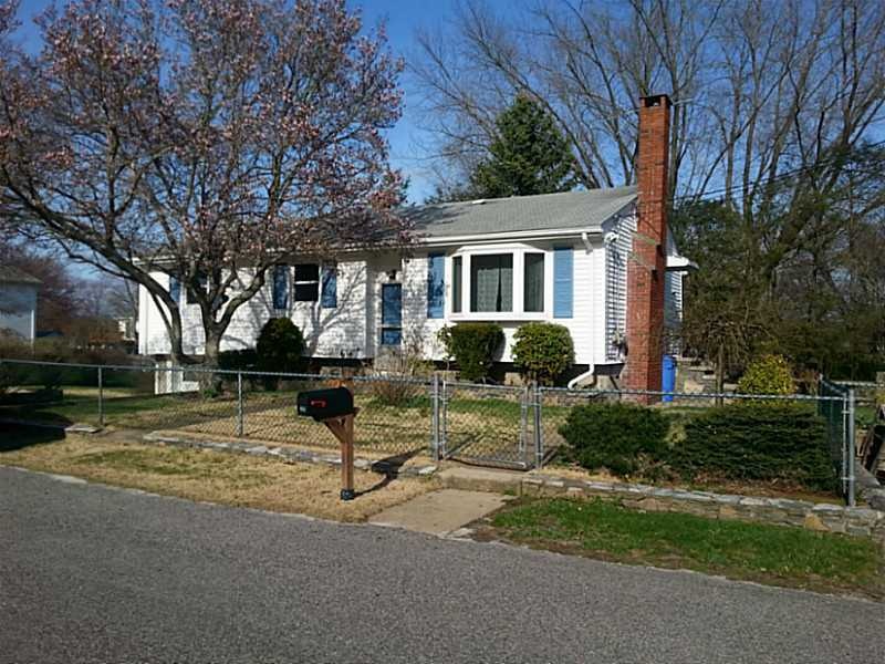 465 Bryant St, Cumberland, RI 02864 - photo 1