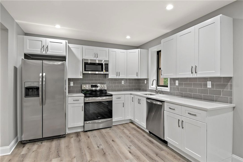 122 Commerce St unit 2, Hawthorne, NY 10532 - photo 1