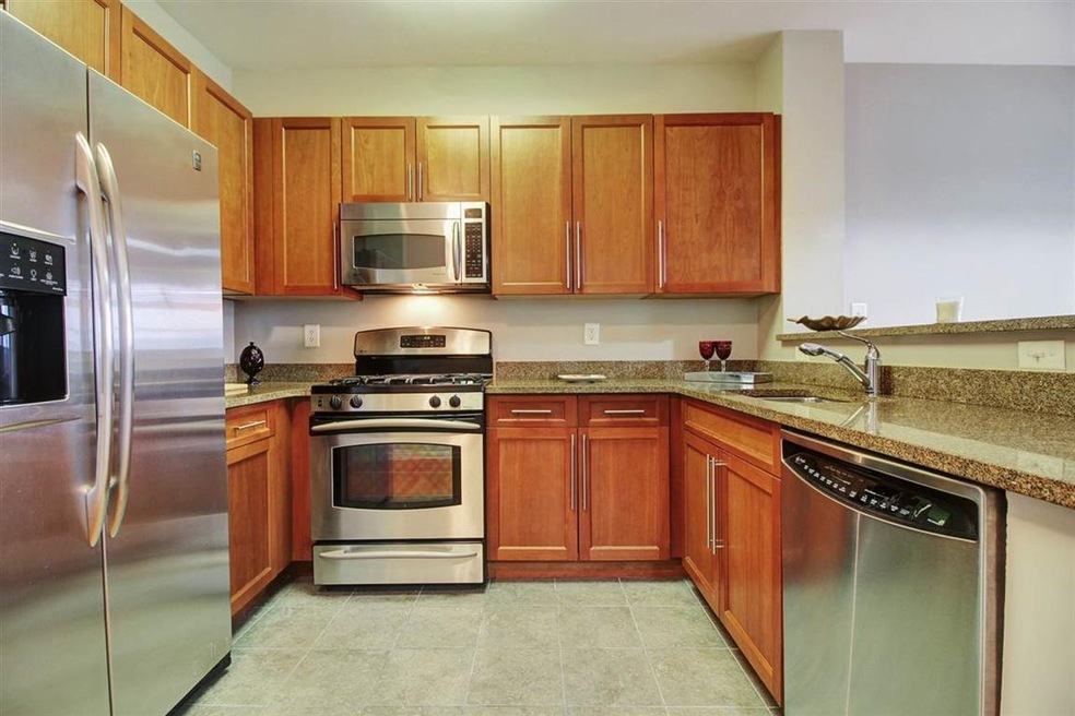 4 Constellation Place unit 402, Jersey City, NJ 07305 - photo 1
