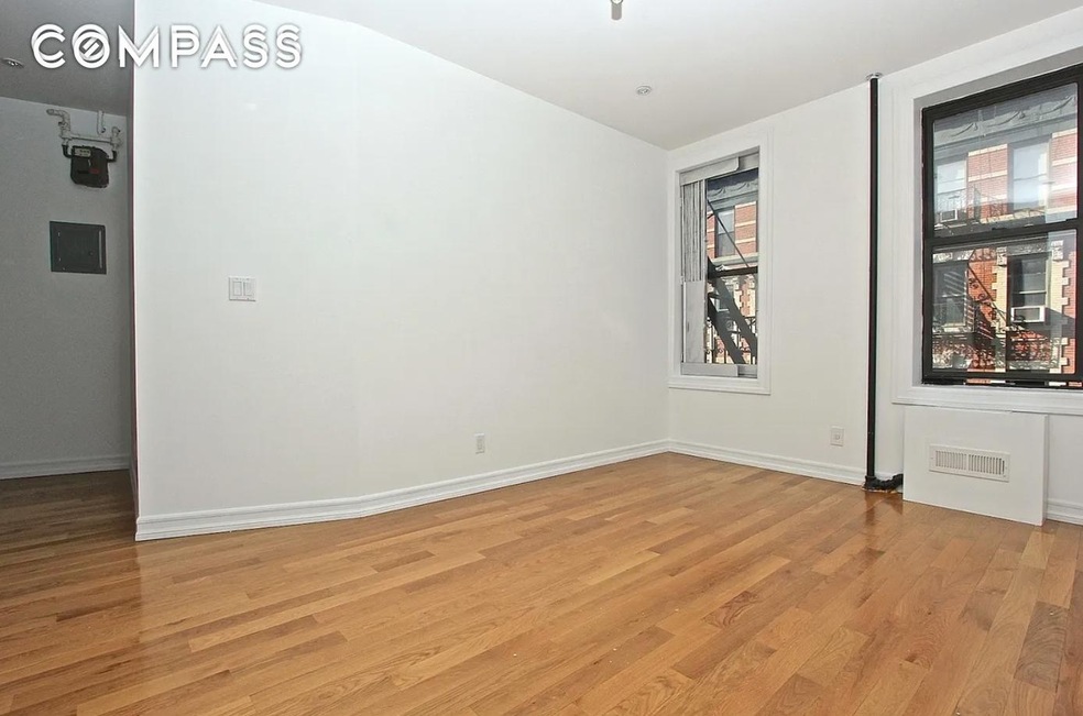 120 Thompson St unit 20, New York, NY 10012 - photo 1