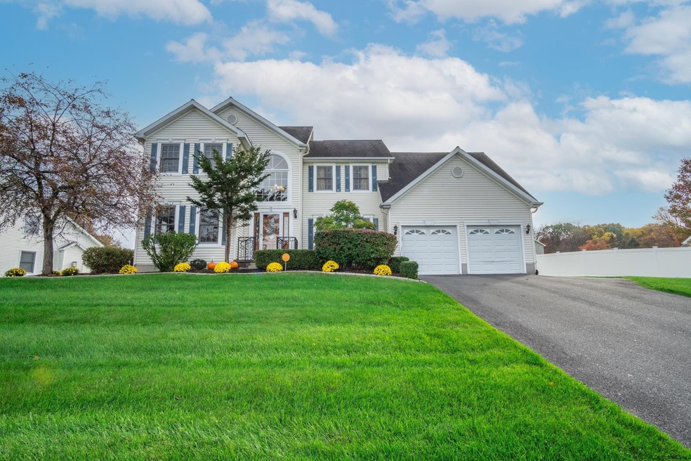 9 Lois Ln, Rensselaer, NY 12144 - photo 1