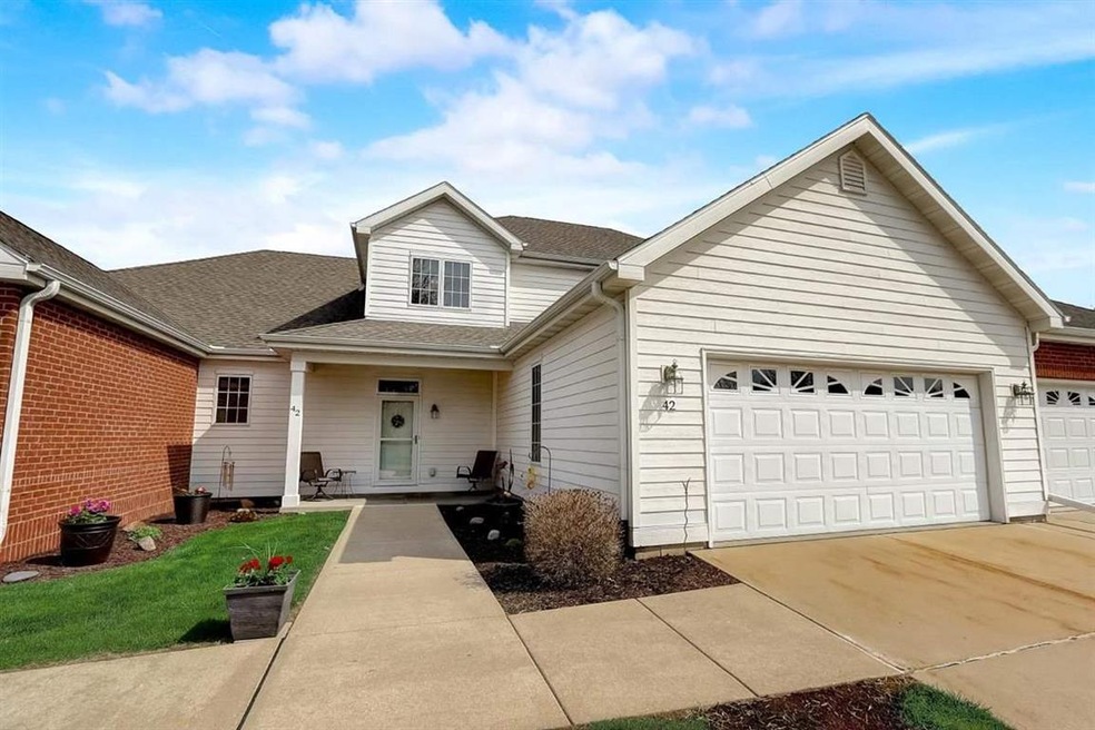 42 Blue Iris Way unit 10, Fitchburg, WI 53711 - photo 1