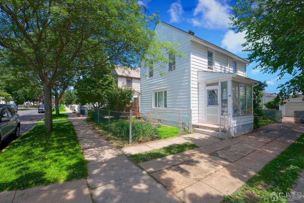 39 Lufberry Ave, New Brunswick, NJ 08901 - photo 1