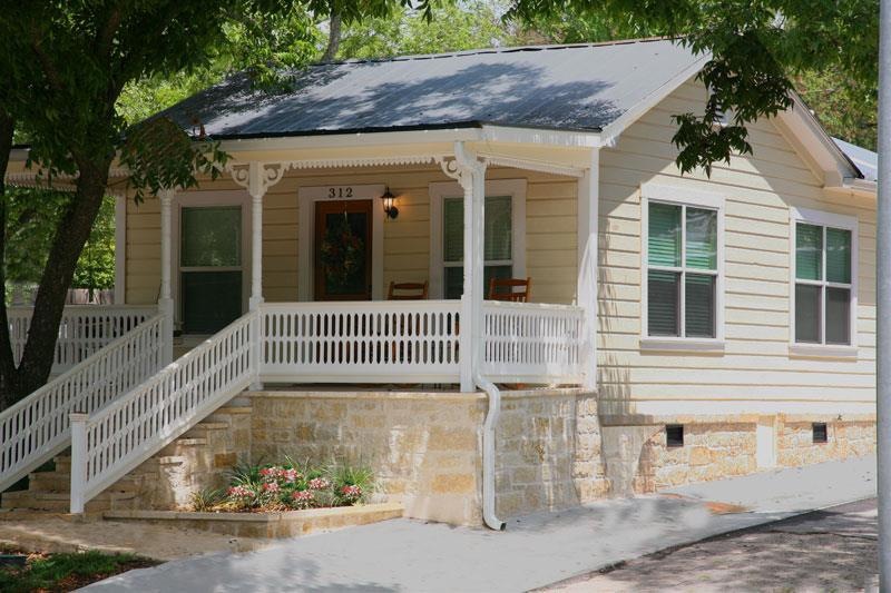 312 E San Antonio St, Fredericksburg, TX 78624 - photo 1