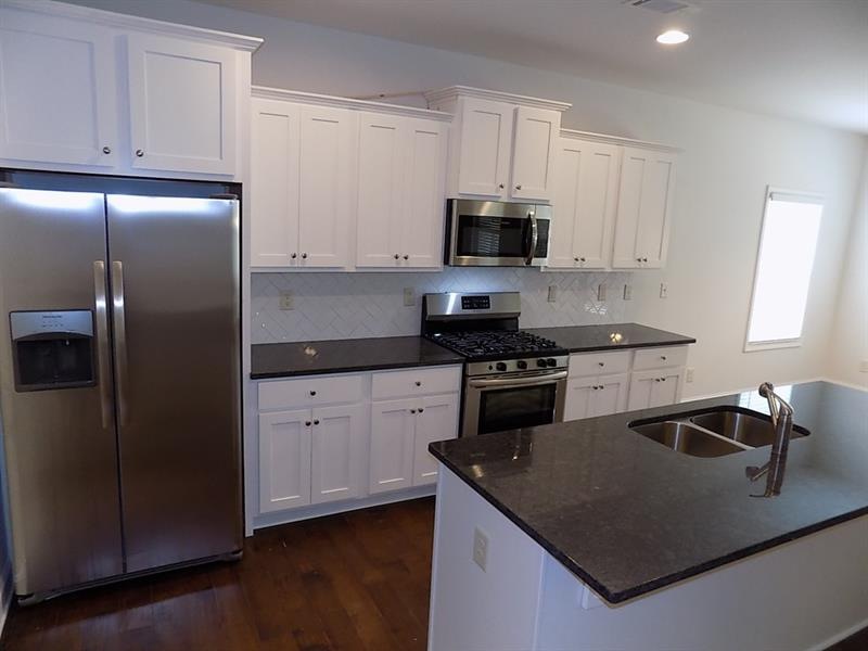 1270 Victoria Walk Ln, Dacula, GA 30019 - photo 1