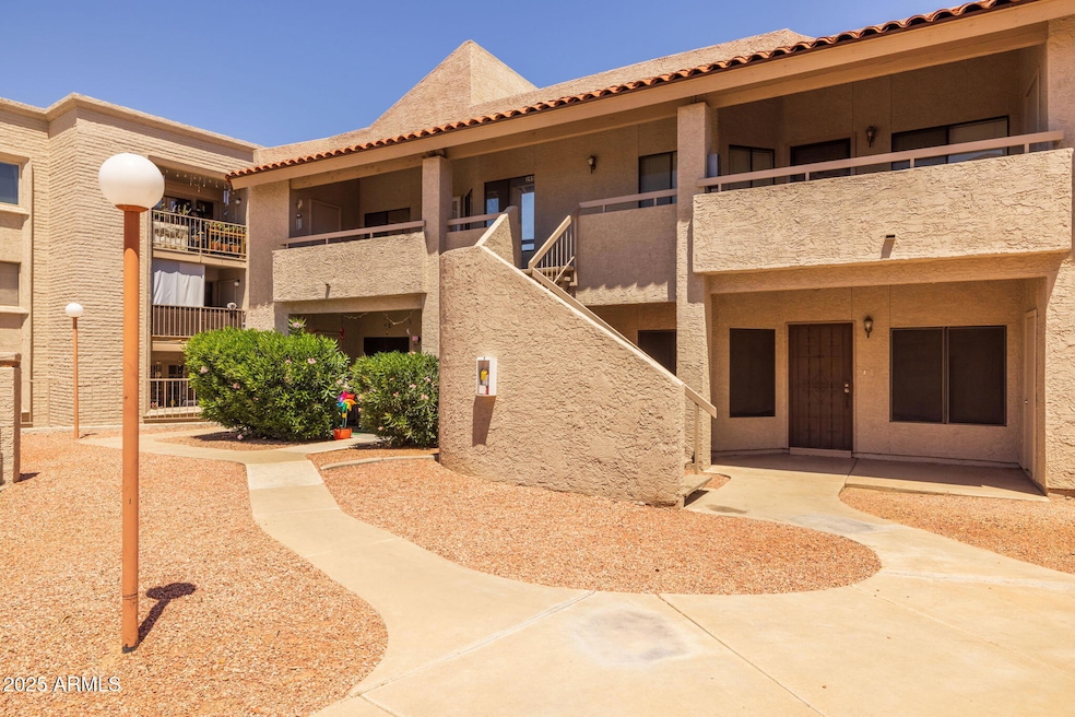 1-web-or-mls-11666 N 28th Dr #295-1