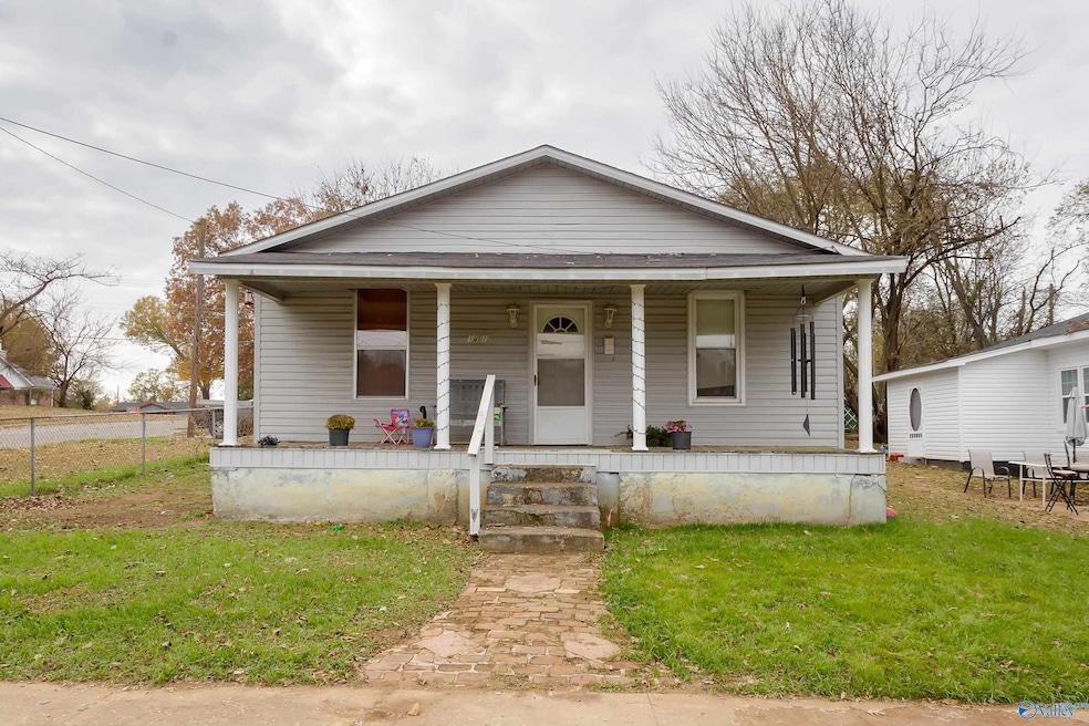 1001 Sterling Blvd, Sheffield, AL 35660 - photo 1