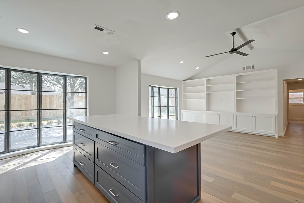 14103 Kingsride Ln, Houston, TX 77079 - photo 1