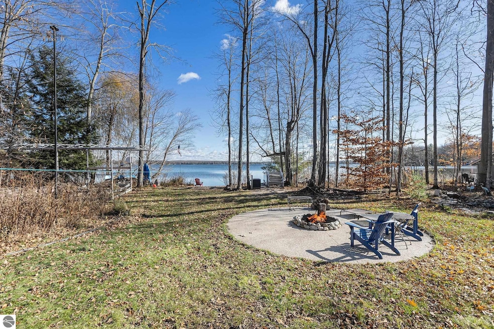 Under Contract $835,000