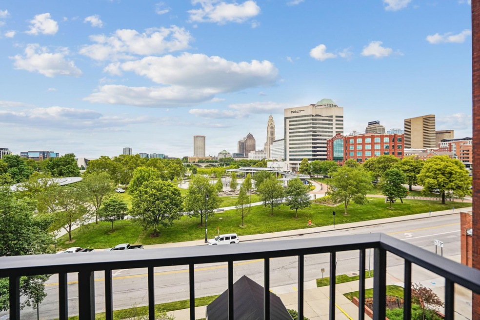 1-web-or-mls-155-w-main-st-404