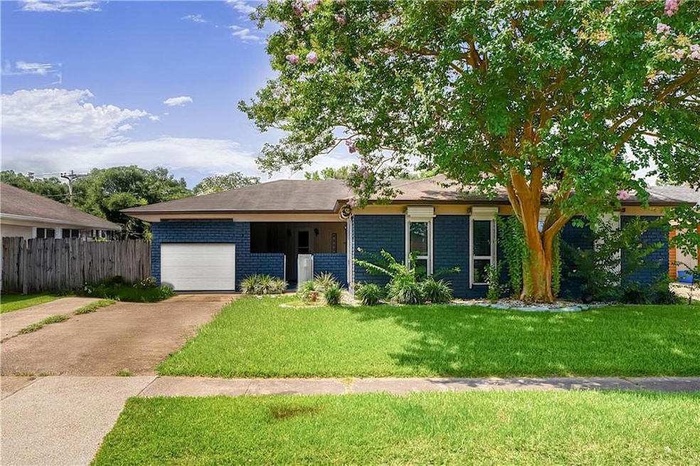 For Sale $260,900 • Co-Listing Agent