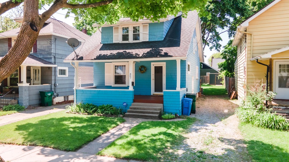 807NMagnolia01