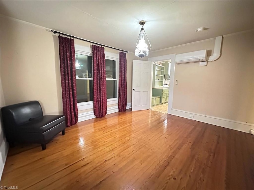 131 N Middleton St, Robbins, NC 27325 - photo 1