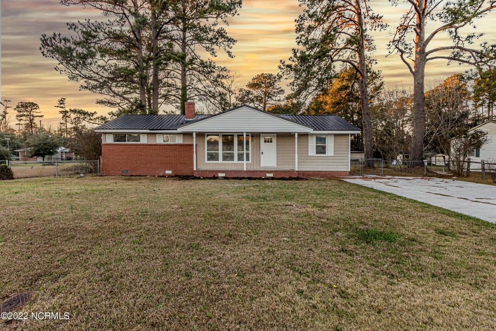 115 Sandy Dr, Jacksonville, NC 28546 - photo 1