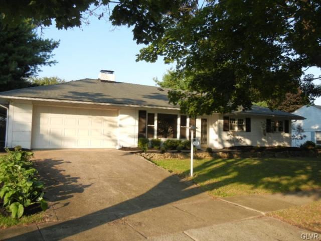 617 Elmhurst Ave, Bethlehem, PA 18017 - photo 1