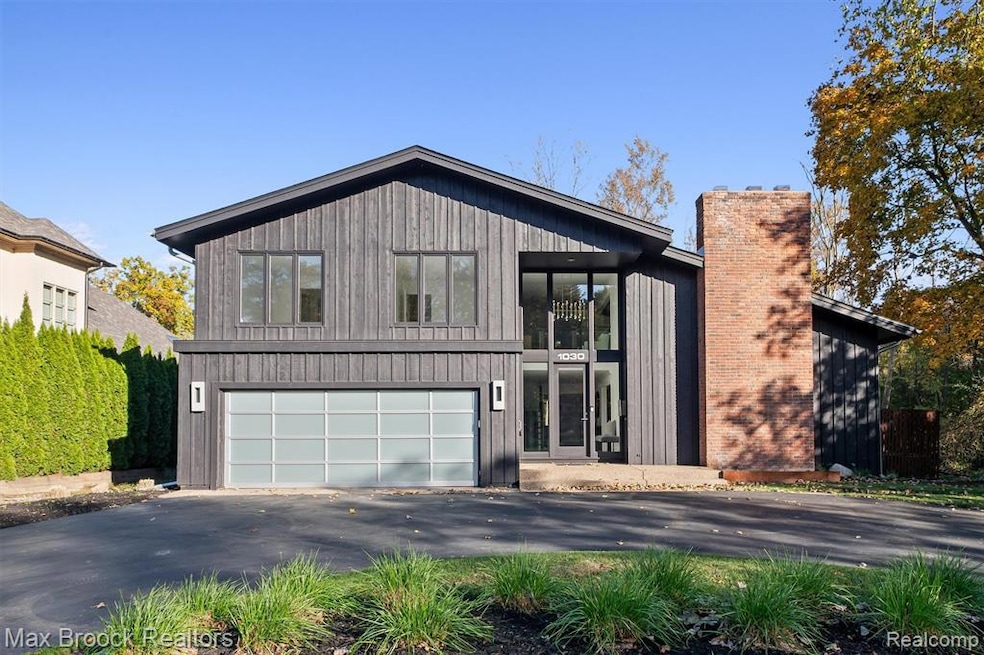 For Sale $1,899,900 • Co-Listing Agent