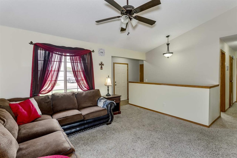 1780 N Myers Cir, Mulvane, KS 67110 - photo 1