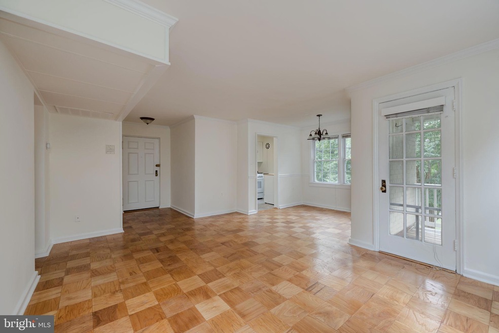 6512 Boulevard View unit B1, Alexandria, VA 22307 - photo 1