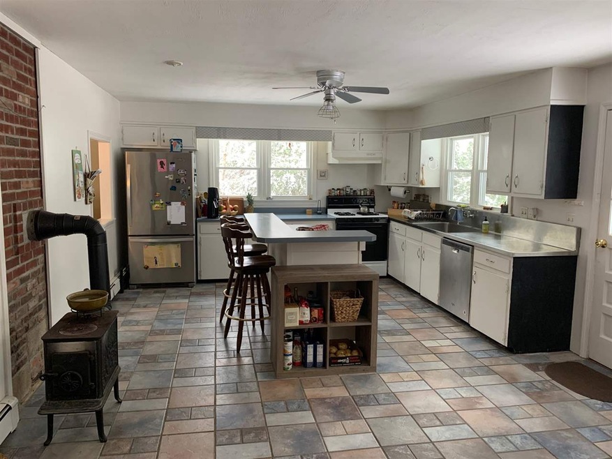 9 Hilltop Dr, Plymouth, NH 03264 - photo 1