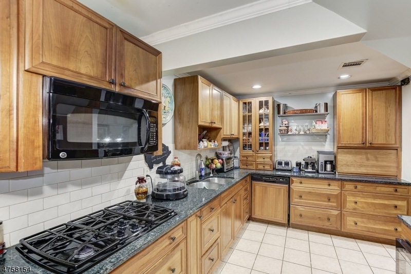 2329 Knapp Dr, Rahway, NJ 07065 - photo 1