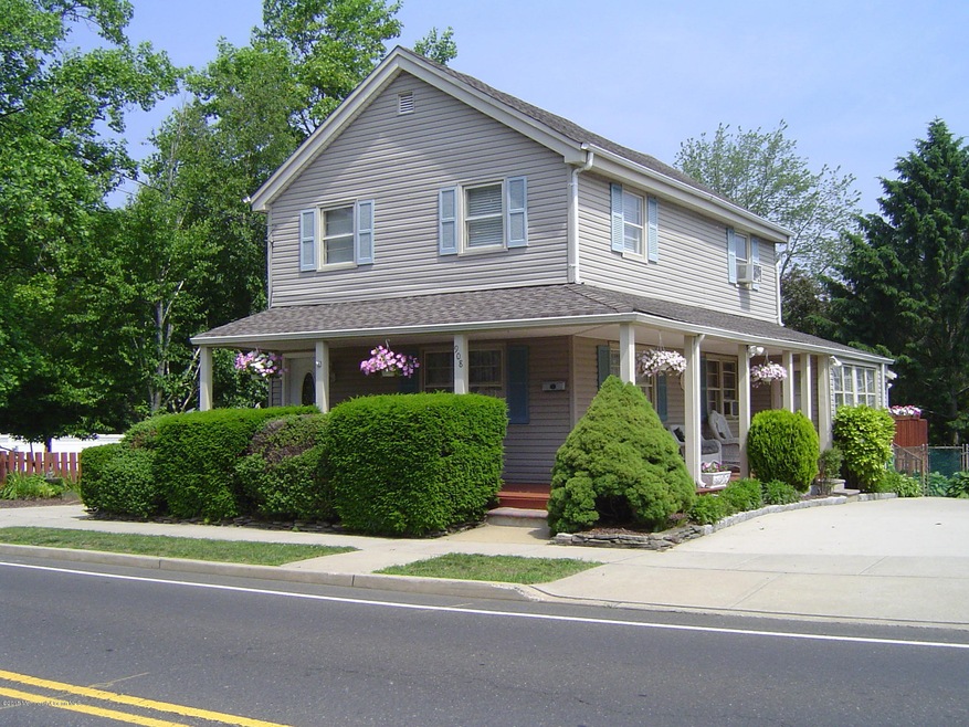 908 16TH AVE 017