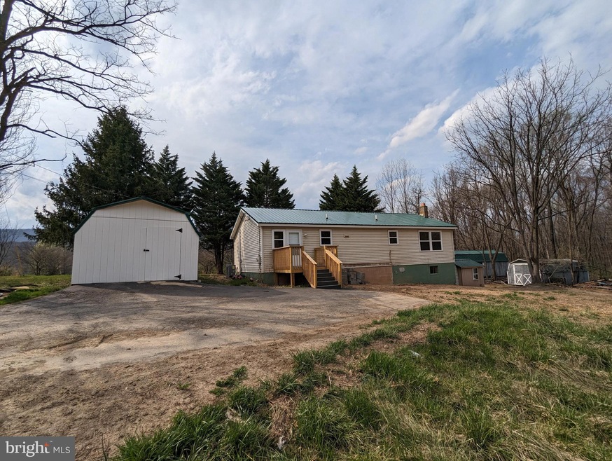 62 Apple Orchard Ct, Berkeley Springs, WV 25411 - photo 1