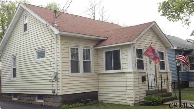 32 Pershing Dr, Schenectady, NY 12302 - photo 1