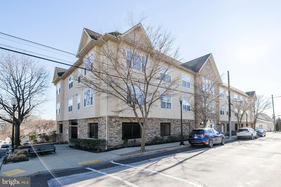 821 Harry St unit 105, Conshohocken, PA 19428 - photo 1