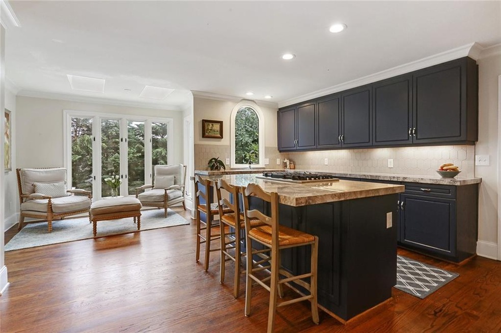 Renovated house with open floor plan, 5 bedrooms (