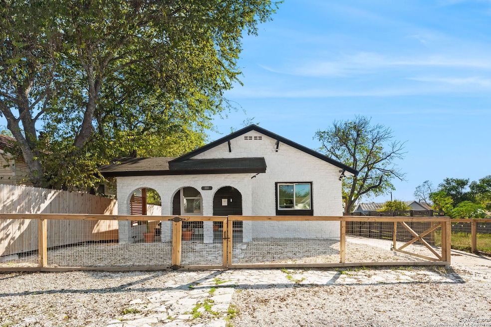 810 Dakota St, San Antonio, TX 78203 - photo 1