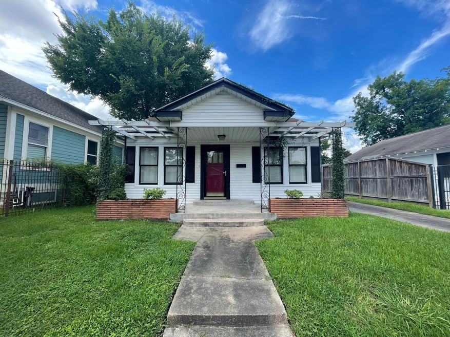 1031 Peddie St, Houston, TX 77009 - photo 1