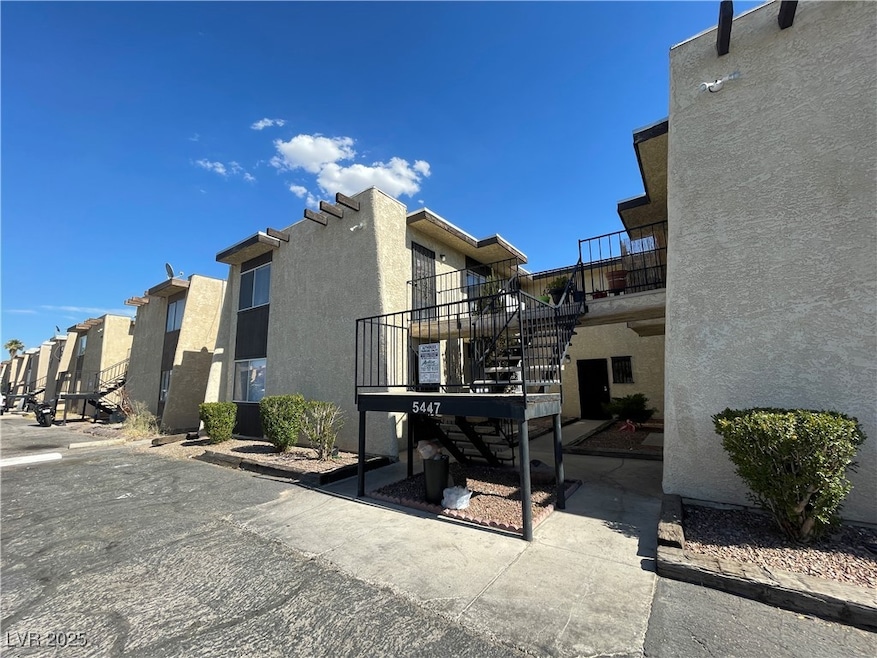 5447 Retablo Ave unit 4, Las Vegas, NV 89103 - photo 1