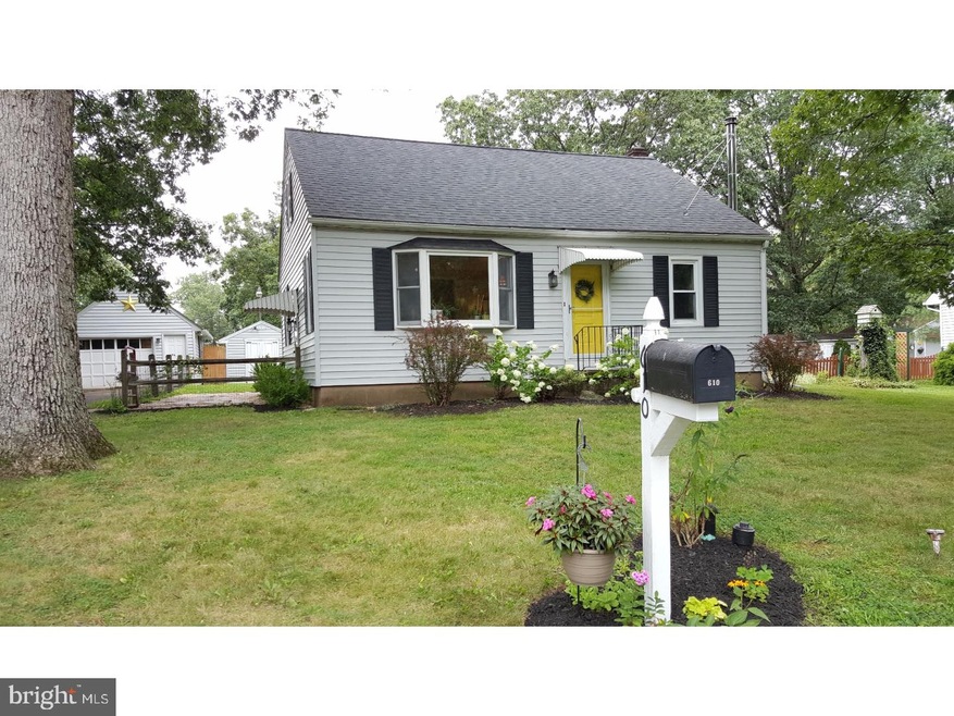 610 Hickory Ave, Telford, PA 18969 - photo 1