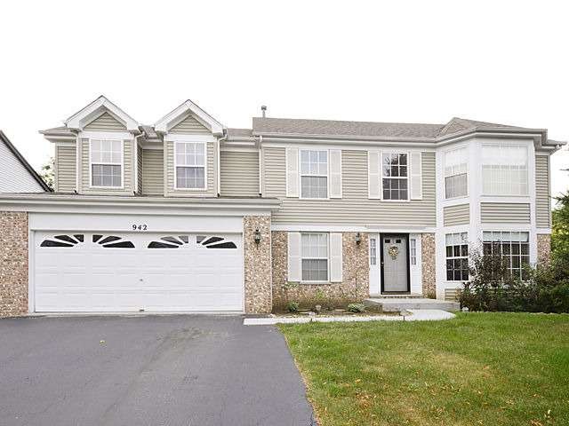 942 Cortney Dr, Carpentersville, IL 60110 - photo 1