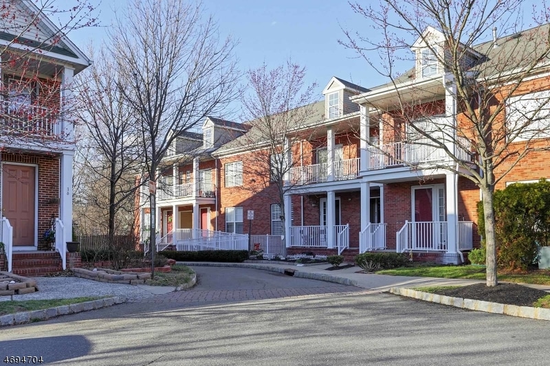 47 Central Square Park, Metuchen, NJ 08840 - photo 1