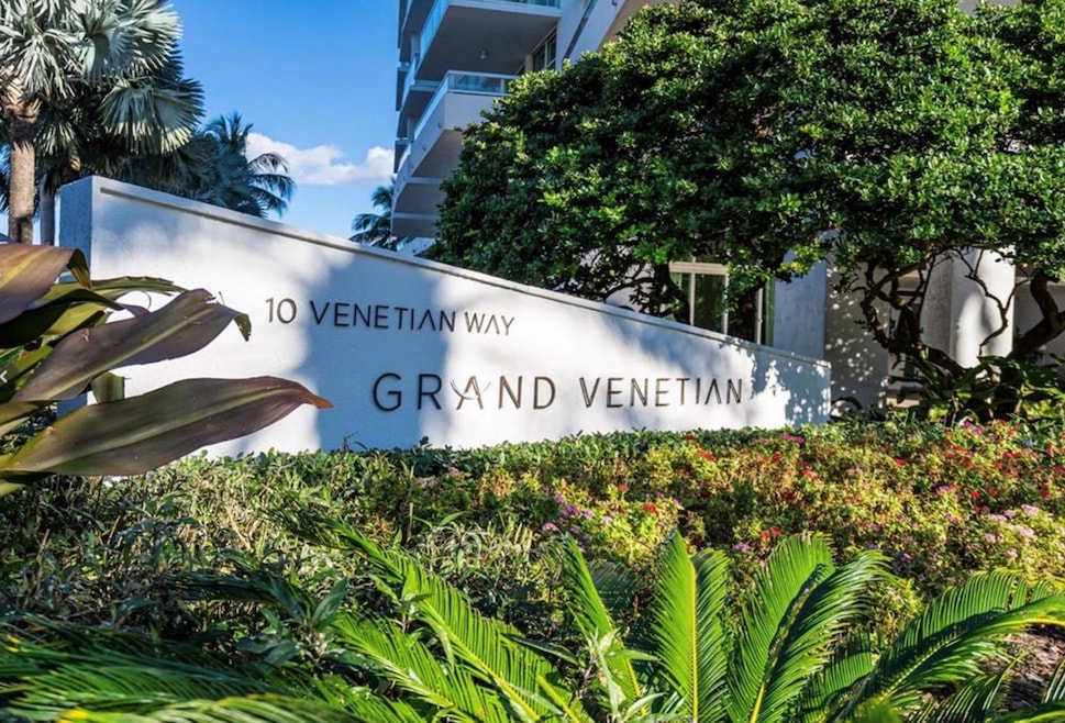 Grand Venetian unit 502, Miami Beach, FL 33139 - photo 1