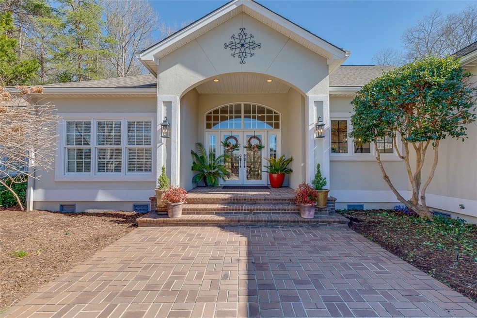 Welcome to 4051 Turnberry Loop.