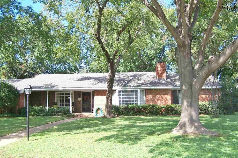 1634 Hursh Ave, Wichita Falls, TX 76302 - photo 1