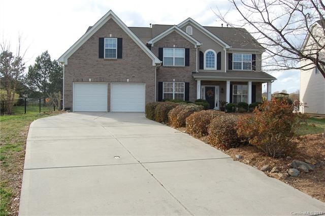 Nice long driveway allowing for many cars