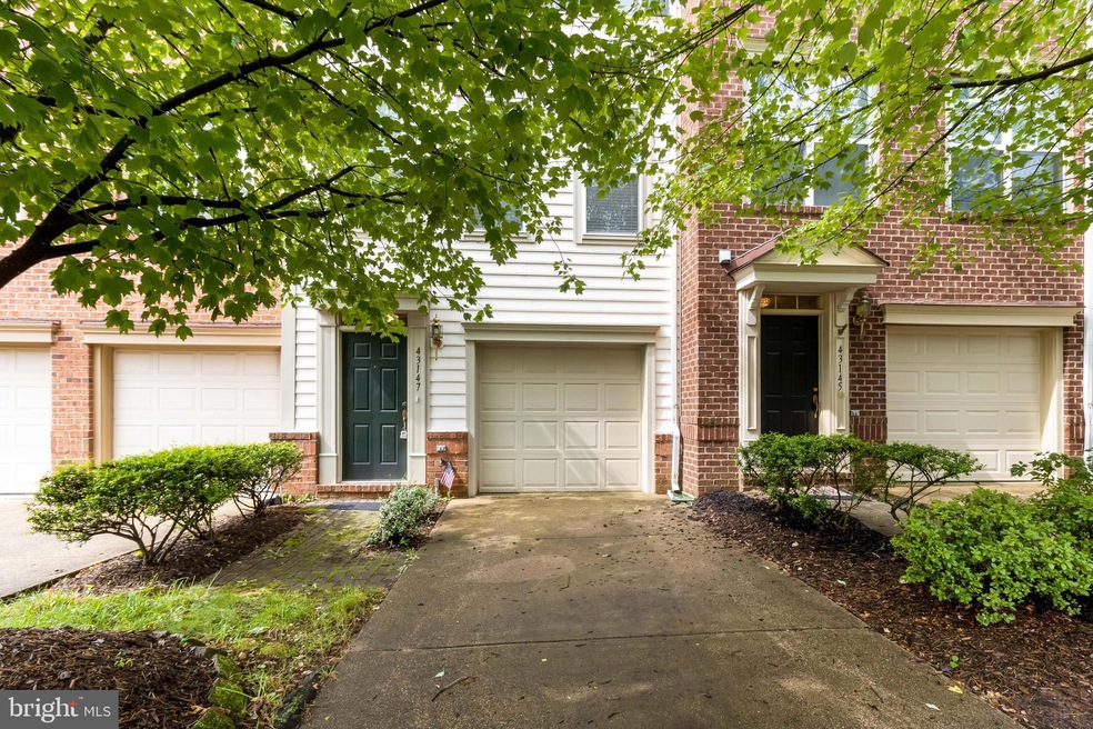 43147 Huntsman Square, Broadlands, VA 20148 - photo 1