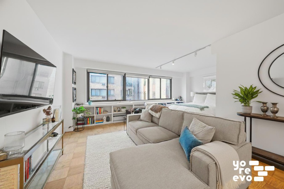 Chelsea Lane unit 11NS, New York, NY 10011 - photo 1
