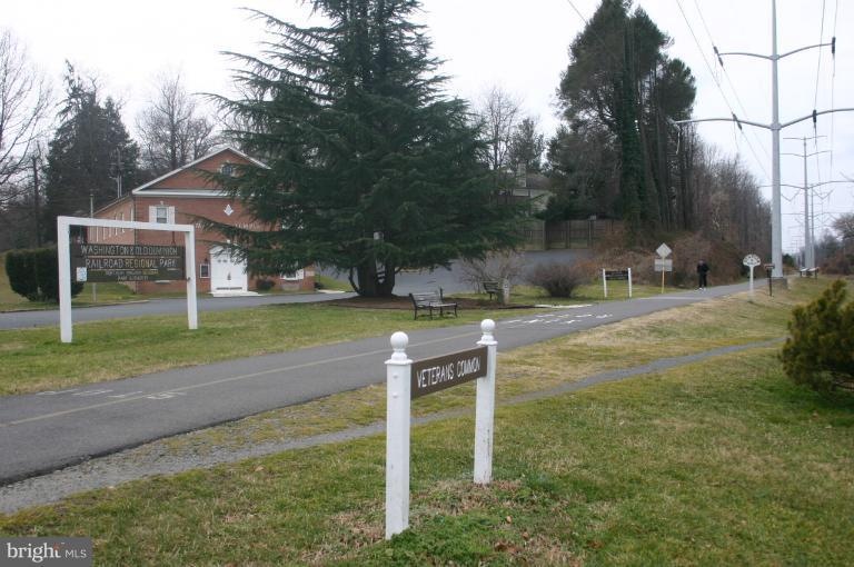 519 Meridian St, Falls Church, VA 22046 - photo 1