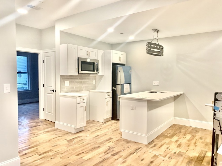 72 W Eagle St unit 3, Boston, MA 02128 - photo 1