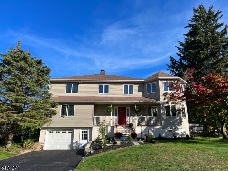 13 White Swan Ln, Vernon, NJ 07462 - photo 1