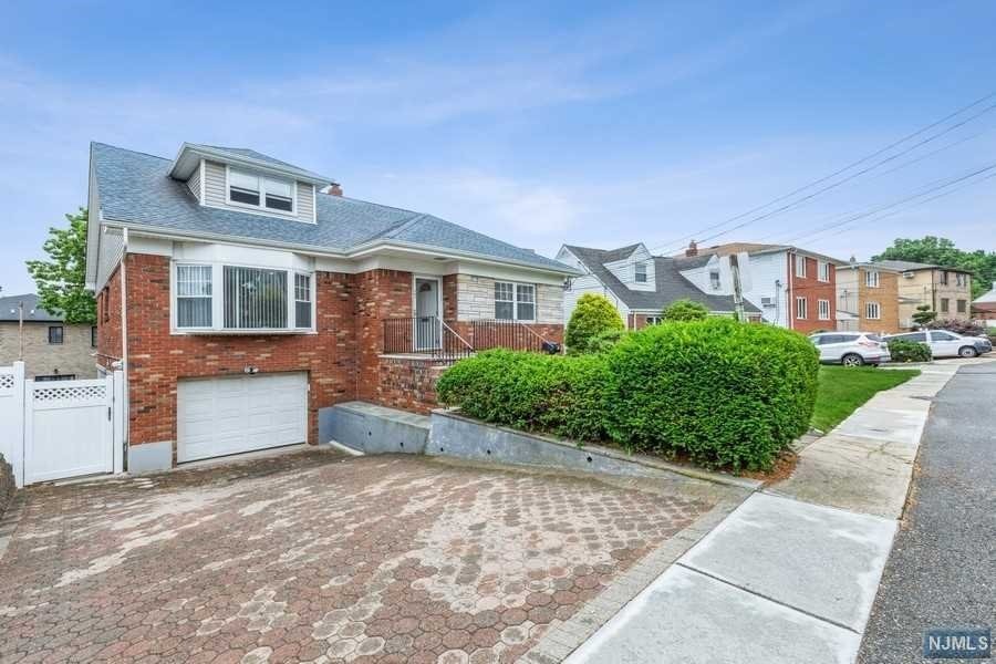 792 Harvard Place, Cliffside Park, NJ 07010 - photo 1