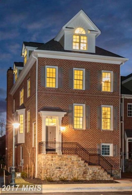 10687 Yorktown Ct, Fairfax, VA 22030 - photo 1