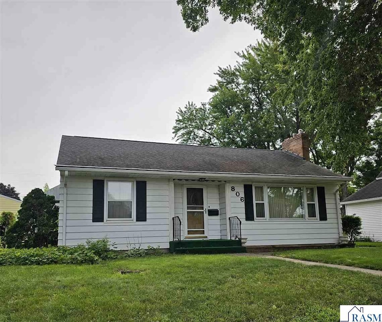 806 N Payne St, New Ulm, MN 56073 - photo 1