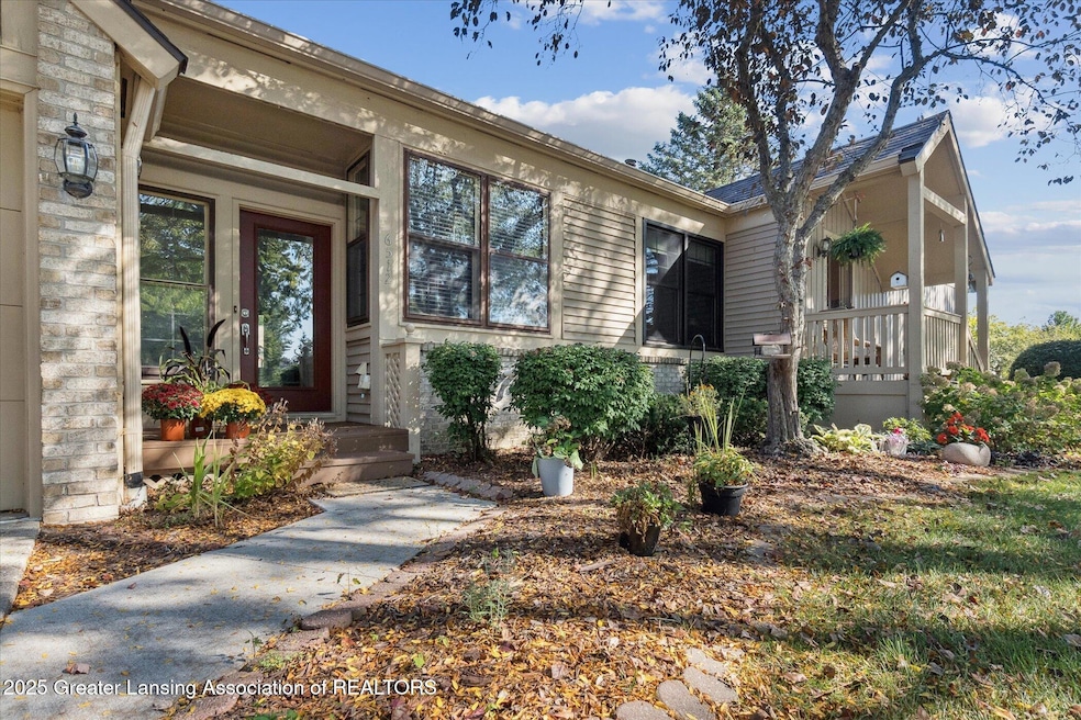 6512 Spring Tree Ln unit 14, Lansing, MI 48917 - photo 1