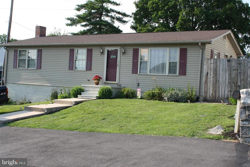 10 Wabash Ave, Hagerstown, MD 21740 - photo 1